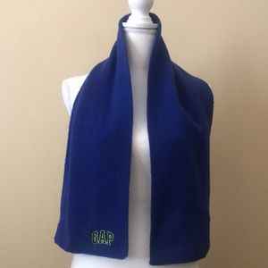 GAP Scarf